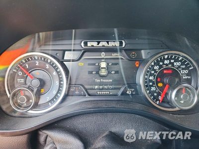 Zdjęcie 9 z 12 samochodu: 2019 RAM 1500 LARAMIE VIN:1C6SRFJT1KN505715 - miniatura