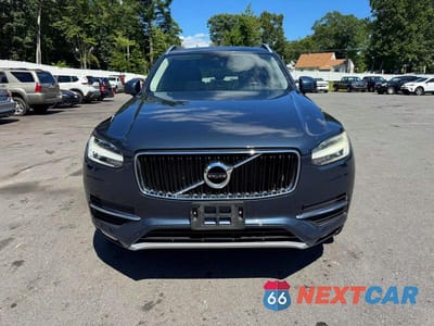 Piąte zdjęcie samochodu w środku: 2019 VOLVO XC90 T5 MOMENTUM VIN:YV4102PK2K1492810 - miniatura