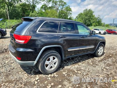 Trzecie zdjęcie samochodu z tyłu: 2013 JEEP GRAND CHEROKEE LAREDO VIN:1C4RJFAG5DC537292 - miniatura