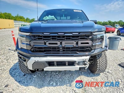Piąte zdjęcie samochodu w środku: 2025 FORD F150 RAPTOR VIN:1FTFW1RGXSFC30823 - miniatura