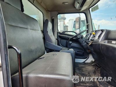 Zdjęcie 11 z 14 samochodu: 2016 HINO 258/268 BOX TRUCK VIN:5PVNJ8JT1G4S56516 - miniatura