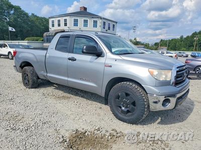 Czwarte zdjęcie samochodu z boku: 2013 TOYOTA TUNDRA DOUBLE CAB SR5 VIN:5TFUY5F19DX313052 - miniatura