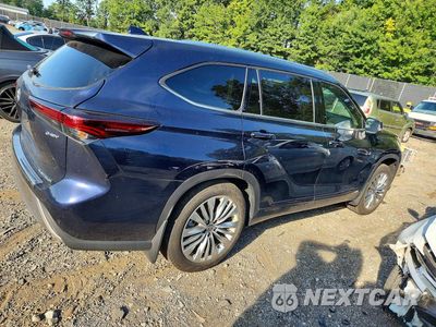 Trzecie zdjęcie samochodu z tyłu: 2025 TOYOTA HIGHLANDER HYBRID PLATINUM VIN:5TDEBRCH3SS676805 - miniatura