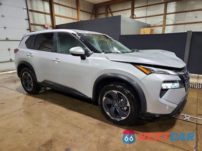 Czwarte zdjęcie samochodu z boku: 2024 NISSAN ROGUE SV VIN:5N1BT3BAXRC695263 - miniatura