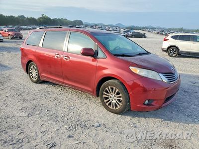 Czwarte zdjęcie samochodu z boku: 2015 TOYOTA SIENNA XLE PREMIUM 8-PASSENGER VIN:5TDYK3DC4FS569944 - miniatura