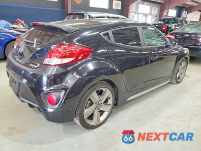 Trzecie zdjęcie samochodu z tyłu: 2013 HYUNDAI VELOSTER TURBO VIN:KMHTC6AE2DU166970 - miniatura