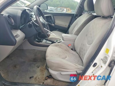 Zdjęcie 7 z 13 samochodu: 2011 TOYOTA RAV4 BASE VIN:2T3ZF4DVXBW056092 - miniatura