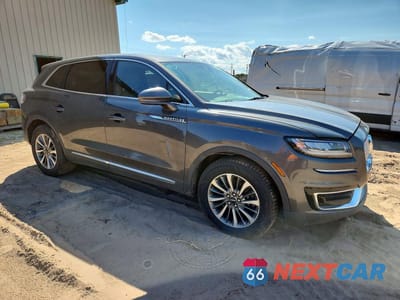 Czwarte zdjęcie samochodu z boku: 2020 LINCOLN NAUTILUS VIN:2LMPJ8J95LBL31926 - miniatura