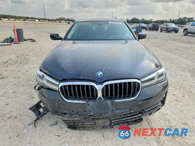 Piąte zdjęcie samochodu w środku: 2022 BMW 530 VIN:WBA33AG09NCH72535 - miniatura