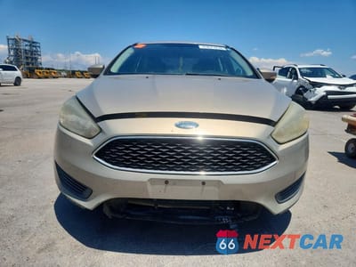 Piąte zdjęcie samochodu w środku: 2016 FORD FOCUS SE VIN:1FADP3F29GL316213 - miniatura