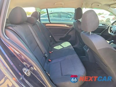 Zdjęcie 10 z 12 samochodu: 2017 VOLKSWAGEN GOLF SPORTWAGEN S VIN:3VWC17AU8HM505116 - miniatura