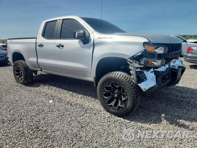 Czwarte zdjęcie samochodu z boku: 2022 CHEVROLET SILVERADO LTD K1500 VIN:1GCRYAED7NZ142978 - miniatura