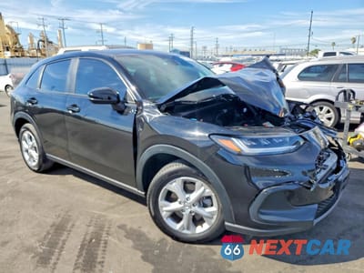 Czwarte zdjęcie samochodu z boku: 2024 HONDA HR-V LX VIN:3CZRZ1H30RM702681 - miniatura