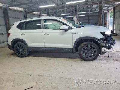 Czwarte zdjęcie samochodu z boku: 2022 VOLKSWAGEN TAOS SE VIN:3VVRX7B22NM083866 - miniatura