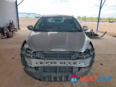 Piąte zdjęcie samochodu w środku: 2016 FORD FOCUS SEL VIN:1FADP3F27GL254407 - miniatura