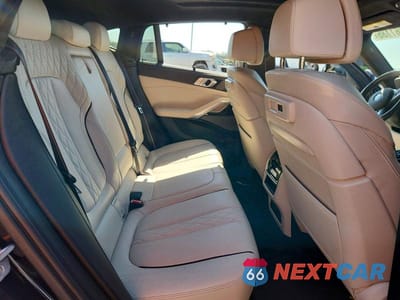 Zdjęcie 11 z 14 samochodu: 2021 BMW X6 M50I VIN:5UXCY8C03M9D78381 - miniatura