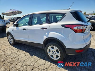Drugie zdjęcie samochodu z przodu: 2018 FORD ESCAPE S VIN:1FMCU0F7XJUA36516 - miniatura