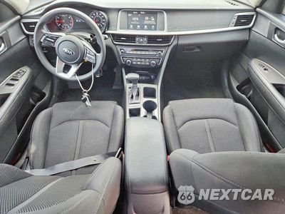 Zdjęcie 8 z 12 samochodu: 2019 KIA OPTIMA LX VIN:5XXGT4L30KG350457 - miniatura