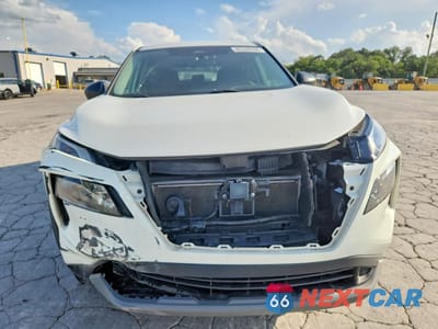 Piąte zdjęcie samochodu w środku: 2023 NISSAN ROGUE S VIN:5N1BT3AB5PC760334 - miniatura