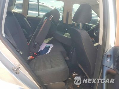Zdjęcie 10 z 12 samochodu: 2011 VOLKSWAGEN TIGUAN S VIN:WVGAV7AX0BW515652 - miniatura
