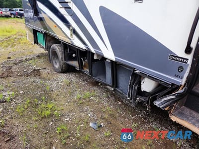 Zdjęcie 9 z 10 samochodu: 2020 FORD F53 VIN:1F66F5DN3L0A19032 - miniatura