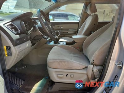 Zdjęcie 7 z 13 samochodu: 2018 KIA SEDONA LX VIN:KNDMB5C12J6368076 - miniatura