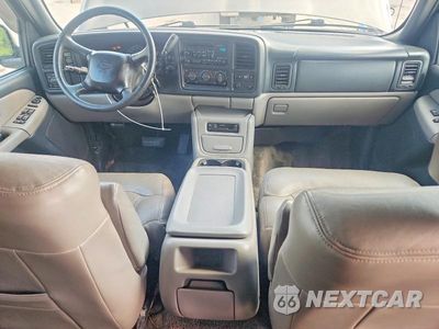 Zdjęcie 8 z 13 samochodu: 2001 CHEVROLET SUBURBAN K1500 VIN:3GNFK16T91G142394 - miniatura