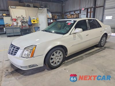 2011 CADILLAC DTS PREMIUM COLLECTION 1G6KH5E67BU110960 - główne zdjęcie licytacji z USA - miniatura