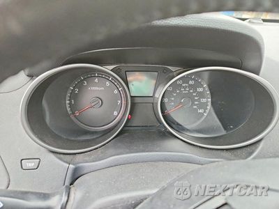 Zdjęcie 9 z 12 samochodu: 2012 HYUNDAI TUCSON GLS VIN:KM8JU3AC8CU364713 - miniatura