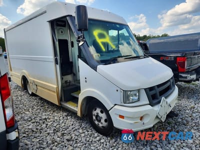 Czwarte zdjęcie samochodu z boku: 2018 ISUZU NPR VIN:JALB4T170J7W02138 - miniatura
