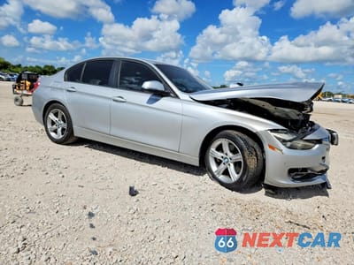 Czwarte zdjęcie samochodu z boku: 2013 BMW 328 I VIN:WBA3A5G58DNP21780 - miniatura