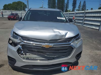 Piąte zdjęcie samochodu w środku: 2018 CHEVROLET TRAVERSE LS VIN:1GNERFKW2JJ258376 - miniatura
