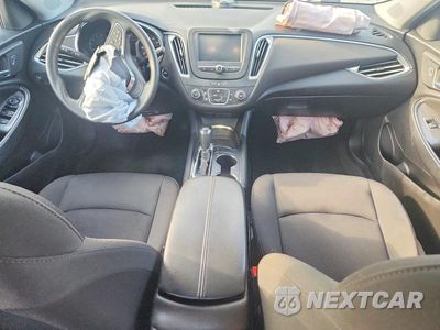 Zdjęcie 8 z 12 samochodu: 2018 CHEVROLET MALIBU LT VIN:1G1ZD5ST4JF251885 - miniatura