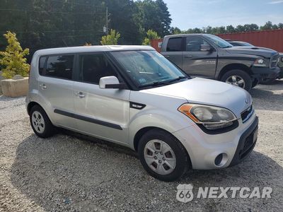 Czwarte zdjęcie samochodu z boku: 2013 KIA SOUL BASE VIN:KNDJT2A5XD7754778 - miniatura