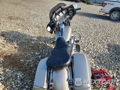 Zdjęcie 6 z 9 samochodu: 2018 HARLEY-DAVIDSON FLHX STREET GLIDE VIN:1HD1KBC16JB655394 - miniatura