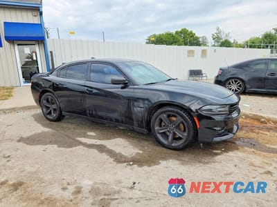 Czwarte zdjęcie samochodu z boku: 2016 DODGE CHARGER R/T VIN:2C3CDXCT1GH196640 - miniatura
