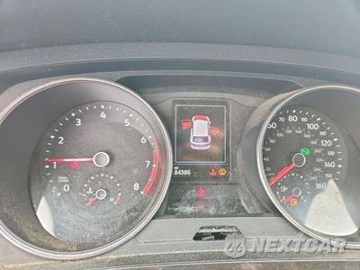 Zdjęcie 9 z 13 samochodu: 2018 VOLKSWAGEN TIGUAN SE VIN:3VV2B7AX5JM164111 - miniatura