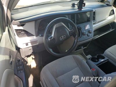 Zdjęcie 8 z 12 samochodu: 2015 TOYOTA SIENNA LE VIN:5TDKK3DC4FS604133 - miniatura
