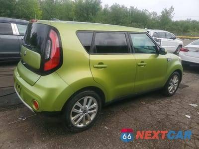 Trzecie zdjęcie samochodu z tyłu: 2017 KIA SOUL + VIN:KNDJP3A50H7884942 - miniatura