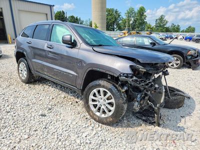 Czwarte zdjęcie samochodu z boku: 2021 JEEP GRAND CHEROKEE LAREDO VIN:1C4RJFAG9MC526327 - miniatura