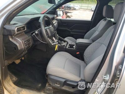 Zdjęcie 7 z 12 samochodu: 2025 TOYOTA TACOMA SR5 VIN:3TMLB5JN2SM096115 - miniatura