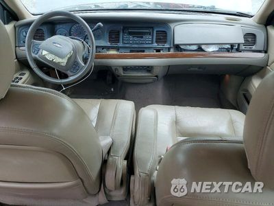 Zdjęcie 8 z 12 samochodu: 2003 FORD CROWN VICTORIA LX VIN:2FAFP74W43X130761 - miniatura