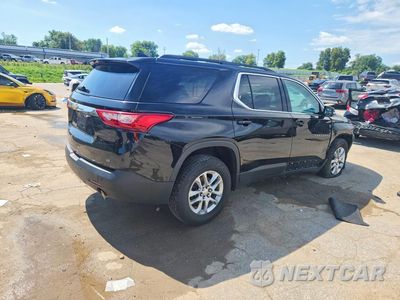 Trzecie zdjęcie samochodu z tyłu: 2021 CHEVROLET TRAVERSE LT VIN:1GNEVHKW9MJ147920 - miniatura