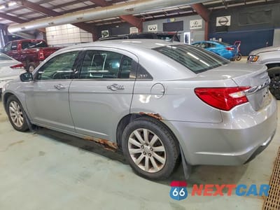 Drugie zdjęcie samochodu z przodu: 2013 CHRYSLER 200 LIMITED VIN:1C3CCBCG5DN520992 - miniatura