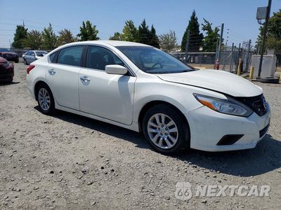 Czwarte zdjęcie samochodu z boku: 2017 NISSAN ALTIMA 2.5 S VIN:1N4AL3AP1HC216819 - miniatura
