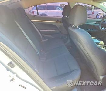 Zdjęcie 10 z 12 samochodu: 2019 HYUNDAI ELANTRA SE VIN:5NPD74LFXKH418186 - miniatura