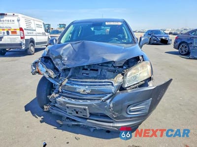 Piąte zdjęcie samochodu w środku: 2016 CHEVROLET TRAX LS VIN:3GNCJKSB1GL149462 - miniatura