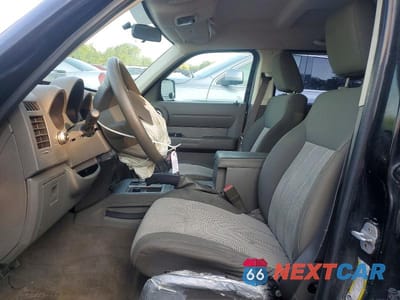 Zdjęcie 7 z 12 samochodu: 2007 DODGE NITRO SXT VIN:1D8GU28K37W560916 - miniatura
