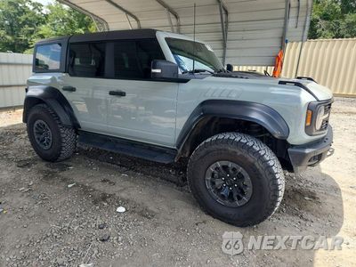 Czwarte zdjęcie samochodu z boku: 2022 FORD BRONCO RAPTOR VIN:1FMEE5JR2NLA51938 - miniatura