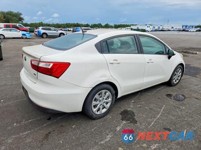 Trzecie zdjęcie samochodu z tyłu: 2016 KIA RIO LX VIN:KNADM4A35G6548702 - miniatura